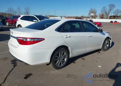 2015 Toyota Camry Se z USA, uszkodzony, nr VIN 4T1BF1FK4FU012056